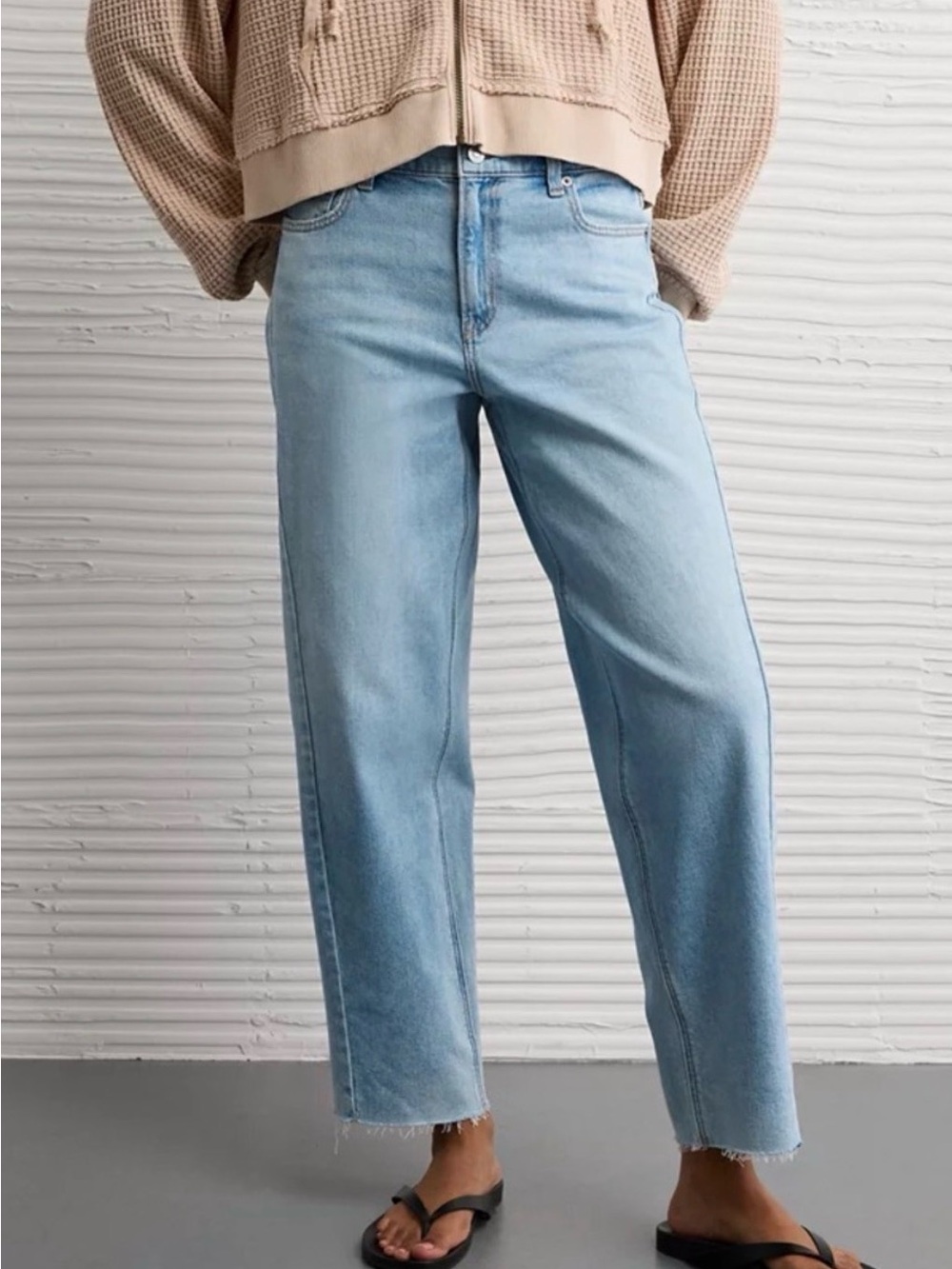 American Eagle Outfitters Light Wash Straight-Leg Jeans